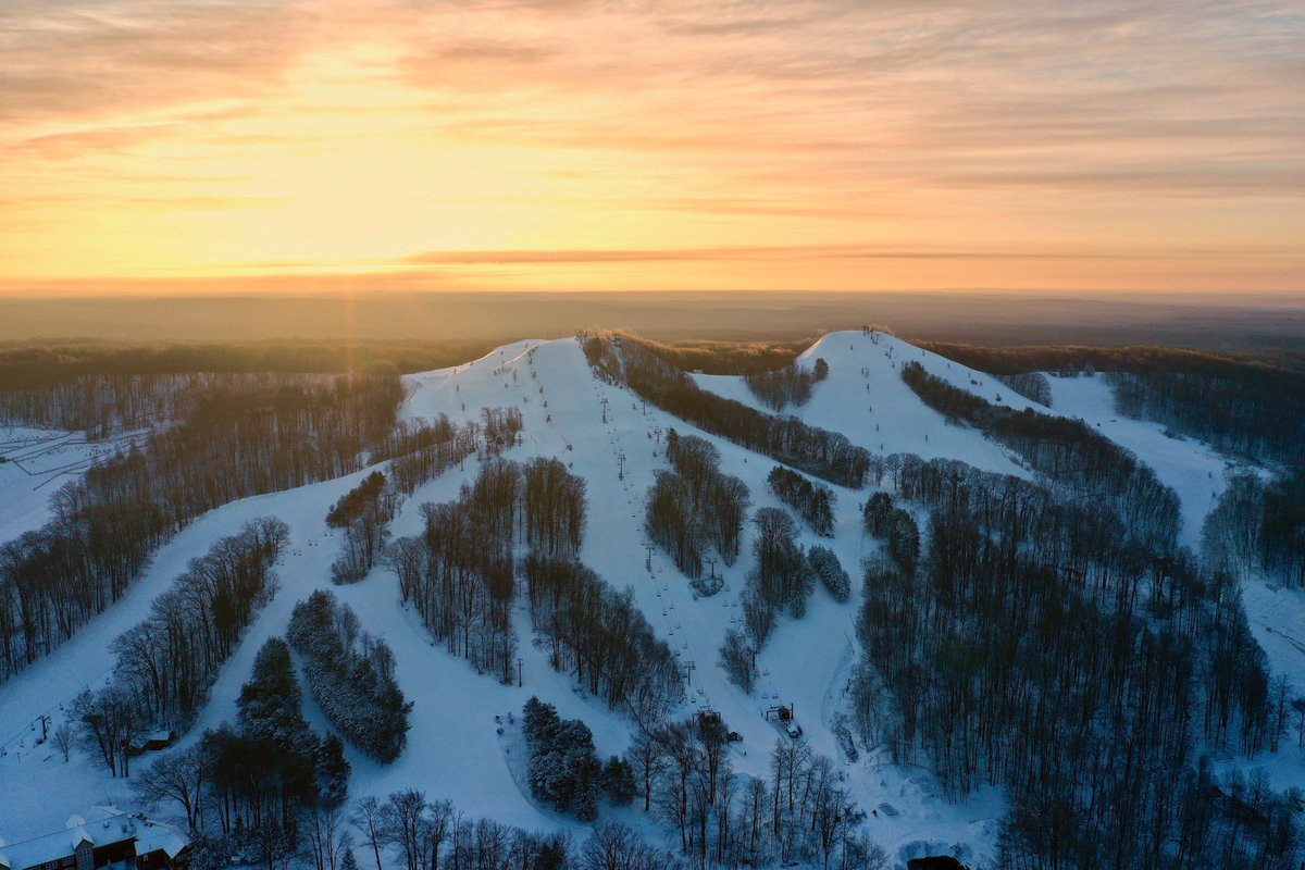 It was a beautiful sunrise this morning at the Peaks! #caberfaepeaks