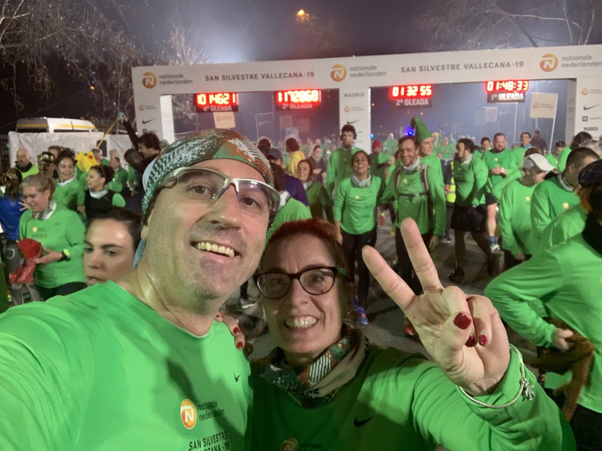 jmlmI's tweet photo. Terminamos el año todos juntos @oscarleon141 @DavidGR18 @conmar2001 @edugarber #Mlion #JMontoya corriendo la @ssvallecana mejor imposible familia.
Os quiero 😘😘 https://t.co/CZ64wmNjHm