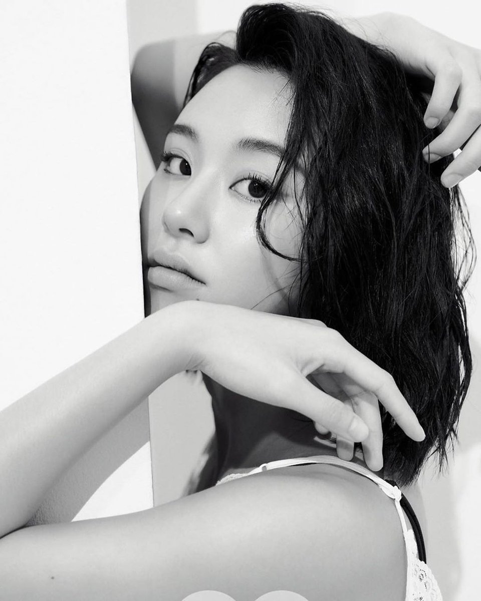 HeirsDoHeirs's tweet photo. 📷 | 200101 Novas fotos da nossa Sohi para a GQ Korea (1/2)

#HEIRS #SOHI @HEIRSmtown https://t.co/sd8LVGInXE
