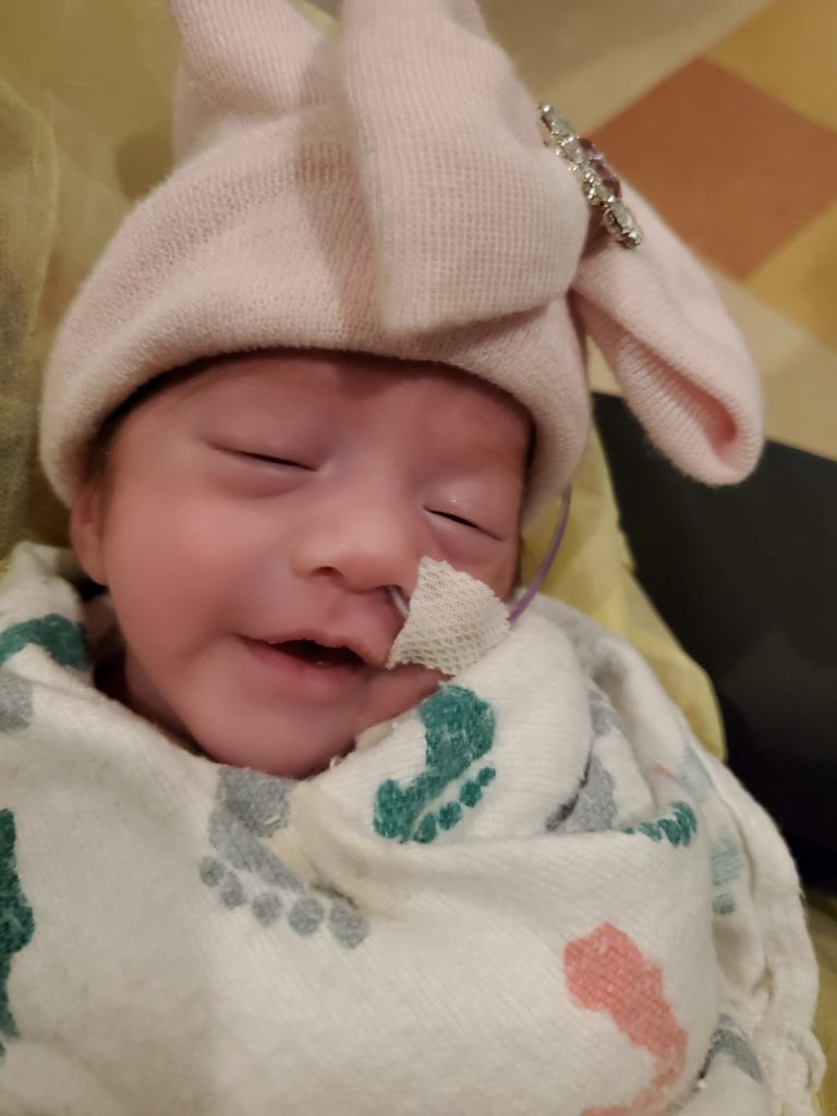 cat_ulate00's tweet photo. This isnt something I usually do but my baby sister has been in fighting for her life for 3 days already .. Me and my family are desperate for prayers.. 😔❤️ https://t.co/m9Ksp4Oey5