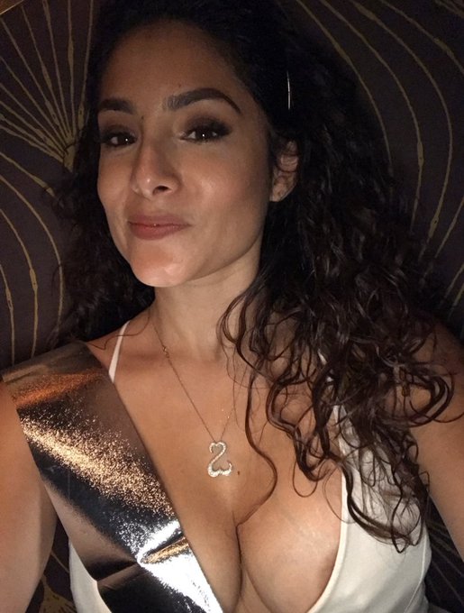 Hope everyone had a great New Years 👸🏻❤️ now back to buying!!! https://t.co/vX4R15tMJf https://t.co/
