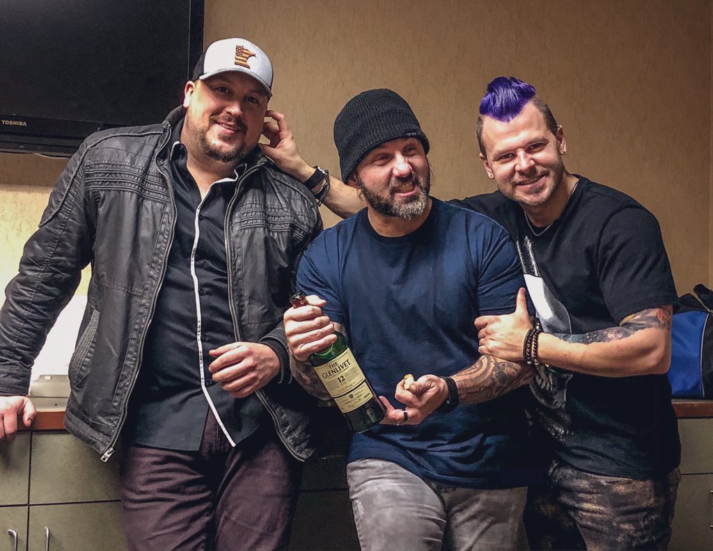 KellyKix's tweet photo. I mean, if the music thing doesn’t work out... there’s always pro wrestling, right? 😂🤣 Gonna miss the laughs brought to us by AK & TW
#PostShowShenanigans #BoysBeingBoys https://t.co/kvrxIOp4oy