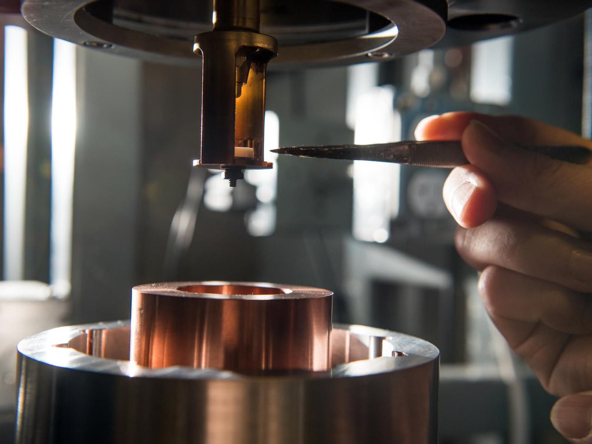 energyPNNL's tweet photo. Looking back at 2019: Containing #hydrogen in a #materials world. https://t.co/Ft9K0udFJc
Partnership among @PNNLab and #nationallabs enables affordable materials to store, use hydrogen. #fuelcells #Transportation #vehicles #thanks2019 @ORNL @argonne #thanks2019 https://t.co/oUdMBlriJw