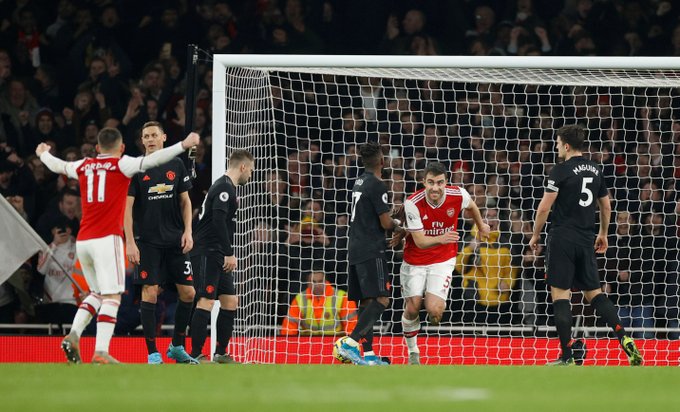 ‘Should be sold ASAP’ – Some United fans destroy one player at halftime against Arsenal