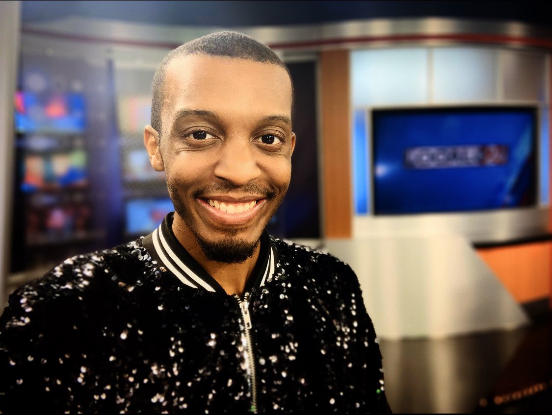 aharrisTV's tweet photo. Memphis, here’s to another year of being your local news guy! ✨ #HappyNewYear2020 #thatnewslife #local24 #localmemphis #newsbae #journalist #meninmedia #blackmeninmedia #reporterbae #anchorbae #local24news https://t.co/8ccgU14Ybf