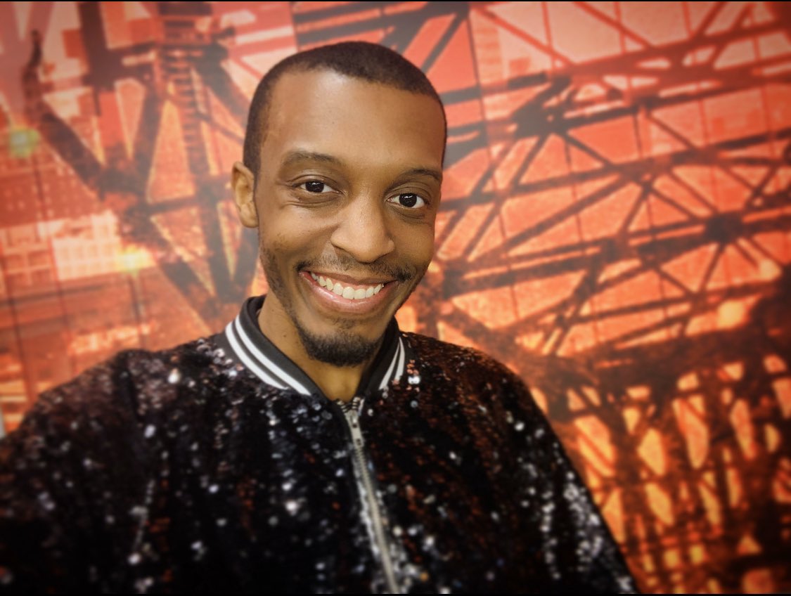 aharrisTV's tweet photo. Memphis, here’s to another year of being your local news guy! ✨ #HappyNewYear2020 #thatnewslife #local24 #localmemphis #newsbae #journalist #meninmedia #blackmeninmedia #reporterbae #anchorbae #local24news https://t.co/8ccgU14Ybf