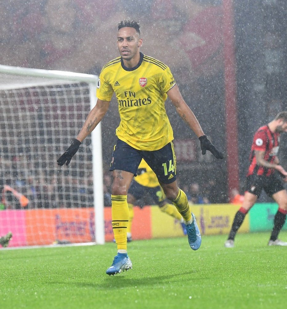 AwayDaysClub_'s tweet photo. COMPETITION: If Aubameyang scores first against Leeds, we'll giveaway a 2019/20 Football Shirt of the winners choice.

Simply RT and follow to enter. ✅🔁

#FACup https://t.co/sIudYNhpXN