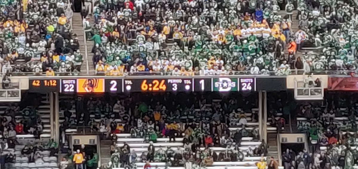 kevpolson's tweet photo. Dallas is down by 1 with 1 period left.  Plenty of time #gostars https://t.co/UNjDPezGtu
