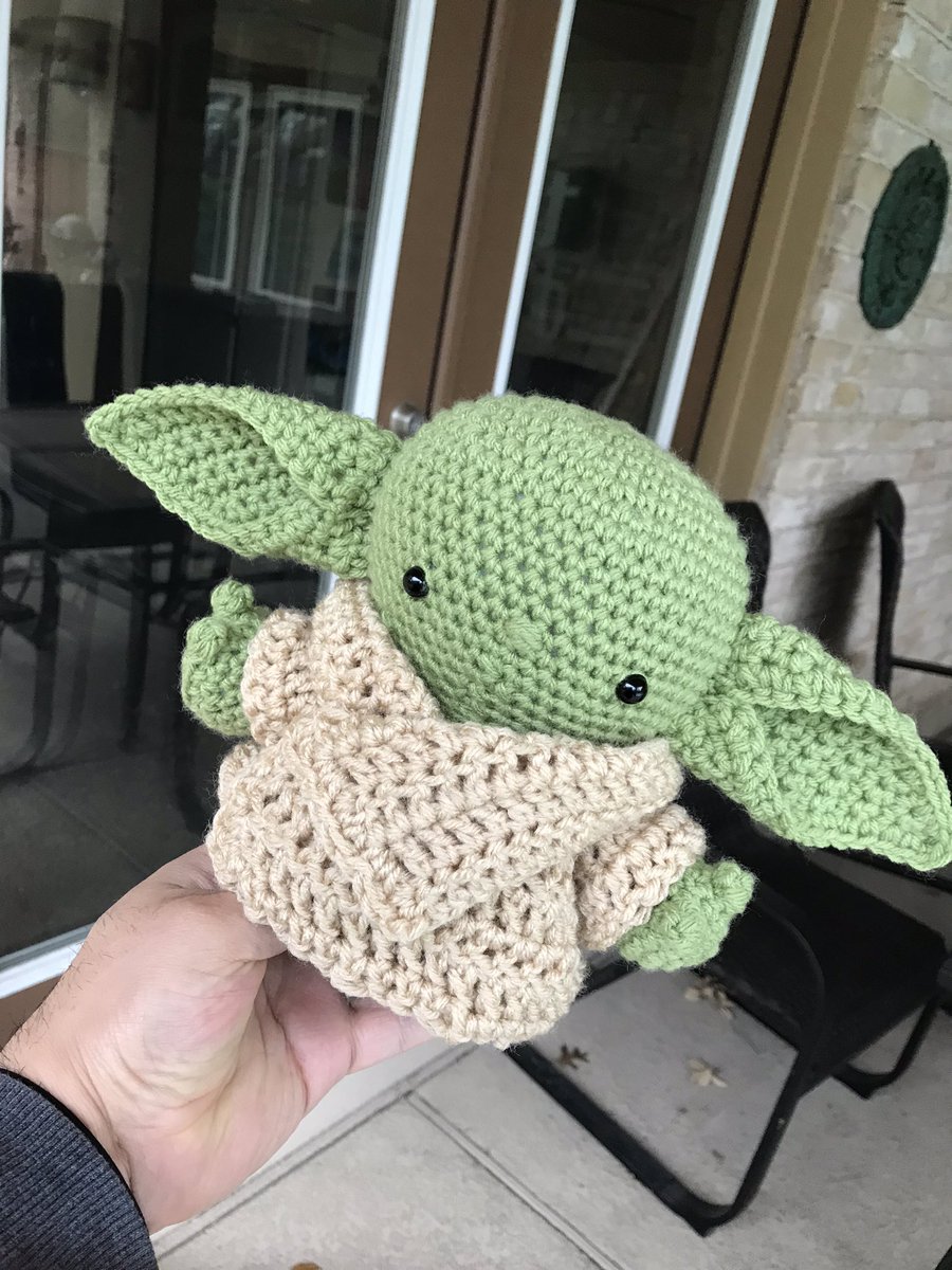 interlacing_web's tweet image. New year, new yoda! Heehee! #BabyYoda #amigurumi #crochet #StarWars #baby #yoda #cute