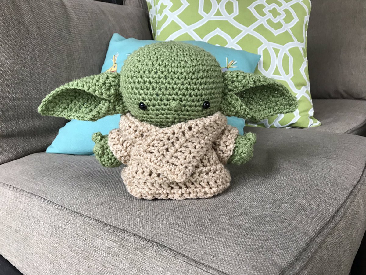 interlacing_web's tweet image. New year, new yoda! Heehee! #BabyYoda #amigurumi #crochet #StarWars #baby #yoda #cute