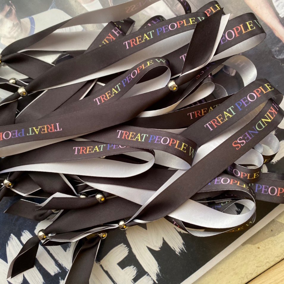 91sdonnylwt's tweet image. HARRY STYLES GIVEAWAY 💫 

- Rt/ like this tweet to participate
- Winner will get one of my tpwk wristbands 🥰
- No need to follow but i’ll follow back!
- Open worldwide 
- 2 winners in a few days!! 

Good luck 💚