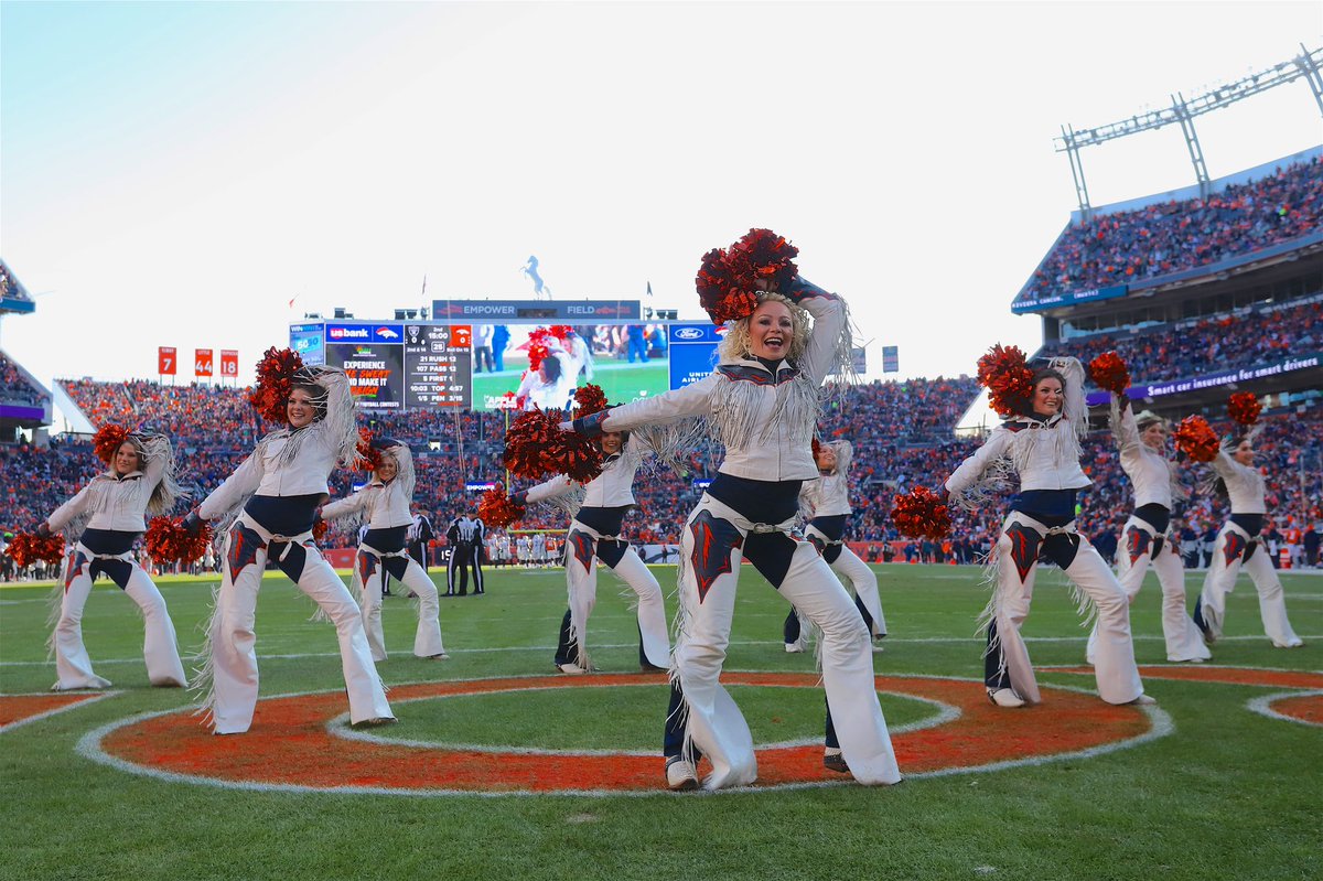 BroncosCheer's tweet photo. Rang in the New Year with fringe flying and the Raiders crying...😇🎉   ⠀⠀⠀⠀⠀
⠀⠀⠀⠀⠀⠀⠀⠀⠀⠀⠀⠀⠀⠀⠀ ⠀⠀⠀⠀⠀
#DBC2019 | #OAKvsDEN https://t.co/q7jlBVQfWh