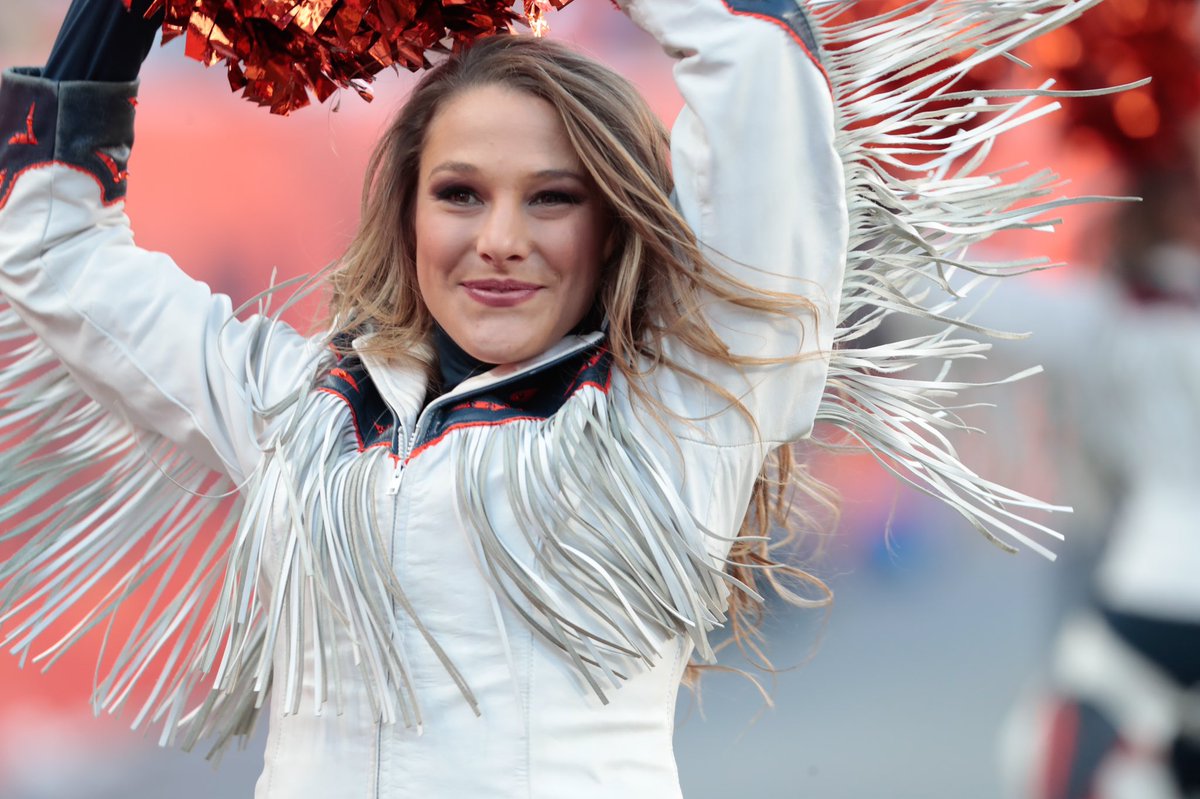 BroncosCheer's tweet photo. Rang in the New Year with fringe flying and the Raiders crying...😇🎉   ⠀⠀⠀⠀⠀
⠀⠀⠀⠀⠀⠀⠀⠀⠀⠀⠀⠀⠀⠀⠀ ⠀⠀⠀⠀⠀
#DBC2019 | #OAKvsDEN https://t.co/q7jlBVQfWh