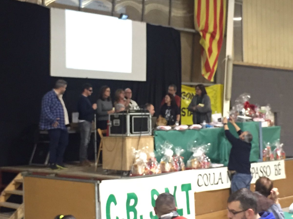 tonividalsastre's tweet photo. Felicitats a @cbsalt i @collamhopassobe x la “nova” Quina 👏👏👏 I sobretot x la iniciativa de les Quines solidàries. A @ViladeSalt les entitats i la seva gent es solidària ☺️ https://t.co/MULRylanKI