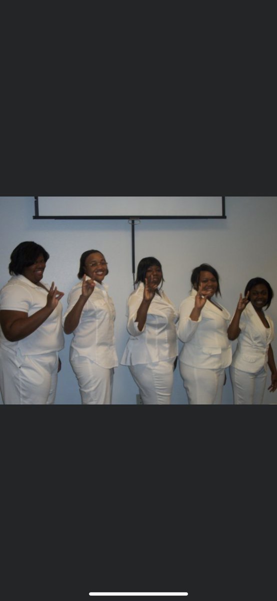 HiiVibeZwitBee's tweet photo. First Zeta Pic 💙 #Zeta100Challenge #Spring10 https://t.co/rqbH9RCxoX