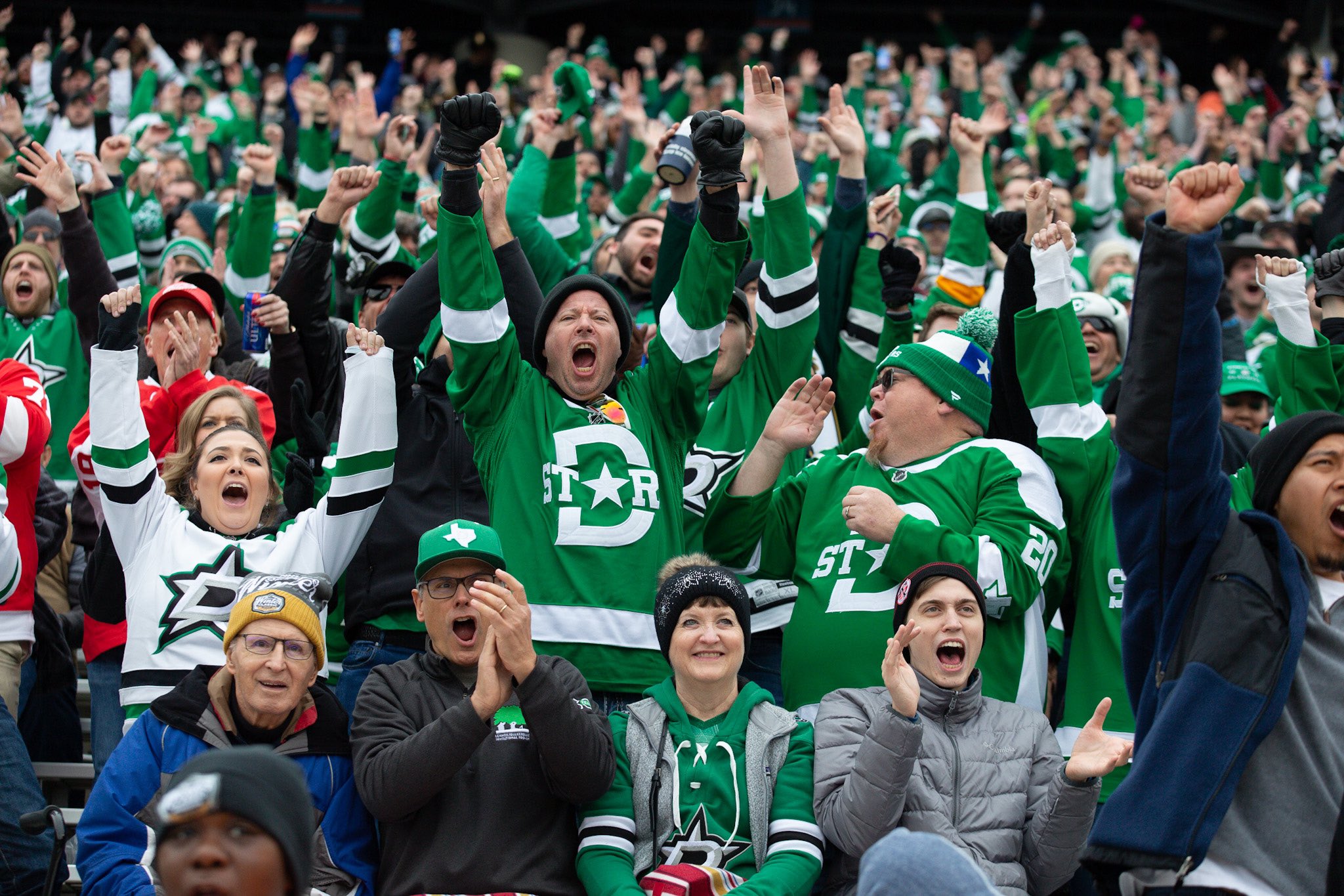 ENOeLuCUcAAn2GK?format=jpg&name=4096x409