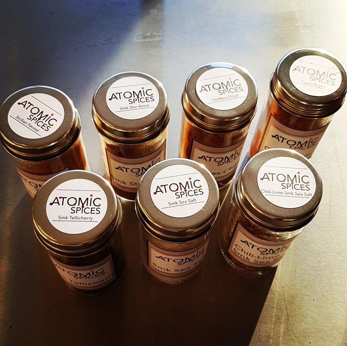 AtomicSpices's tweet photo. Some people snoop in medicine cabinets but I like to peak inside spice drawers. And what I saw in yours is why we now have lid labels. Hope it helps! #spicedrawer #kitchendesign  #sustainablepackaging #spices #eatwell https://t.co/YRB4KTTQLl