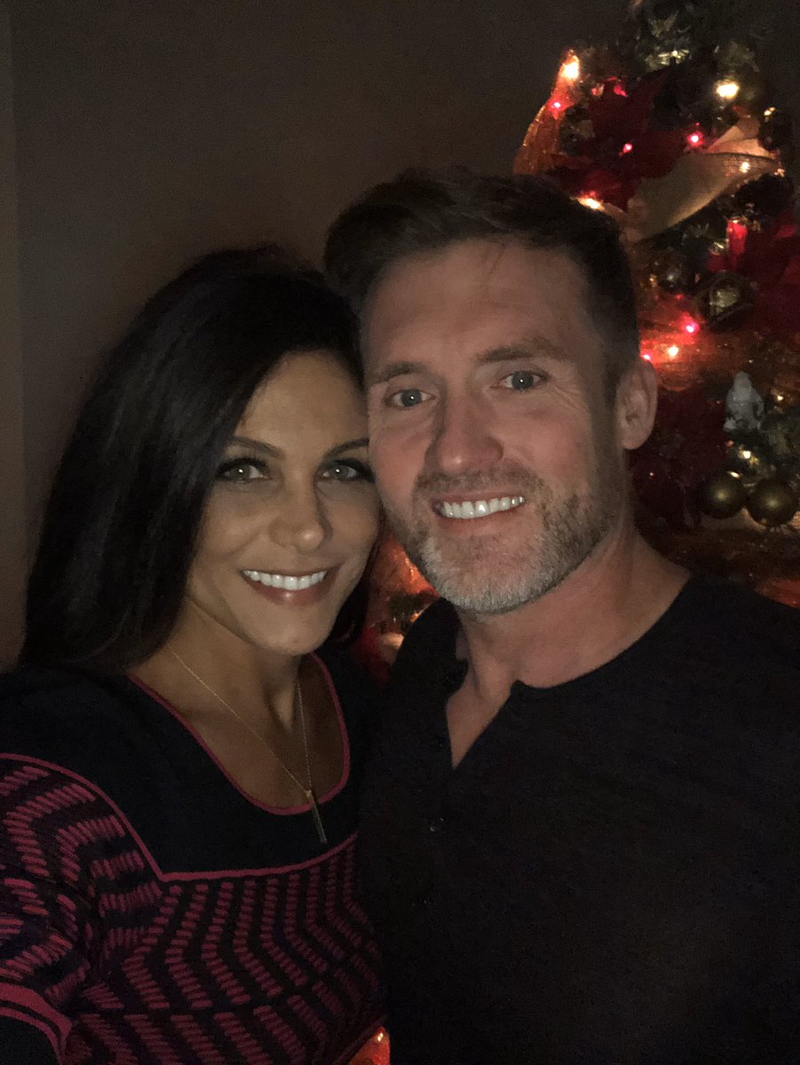 Aaaaaaand...2019 is a wrap! Travel, new business ventures and so much learned; what an adventurous year it was. Wishing you all a wonderful 2020 and may you achieve all the goals you have set before you. Let’s get it!