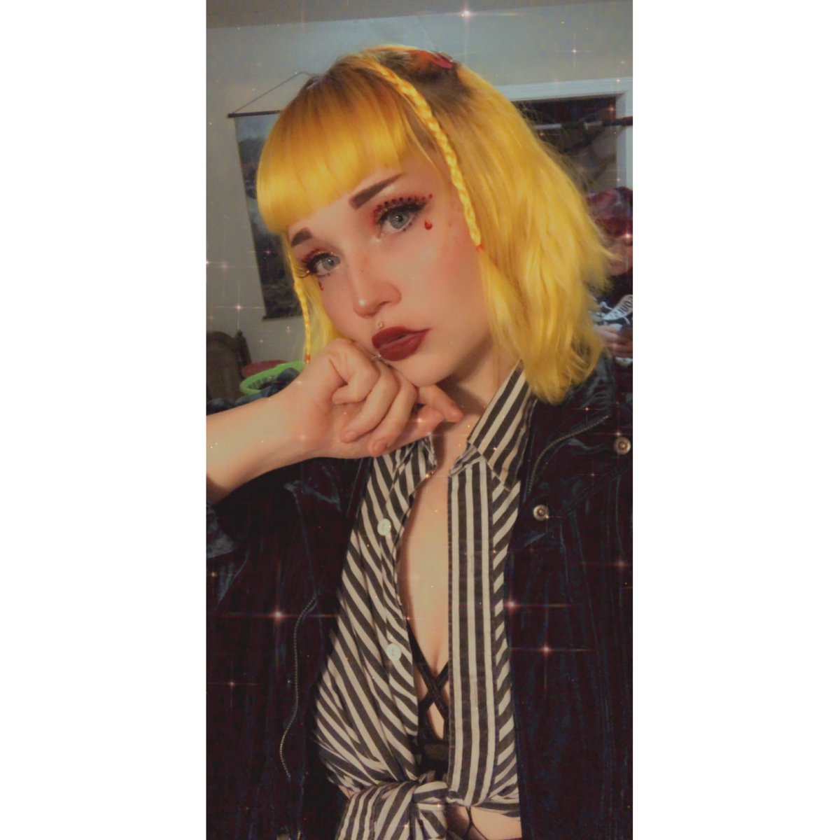dumpstrpainting's tweet photo. #nye #bitchbrows https://t.co/6rBf8SXUNf