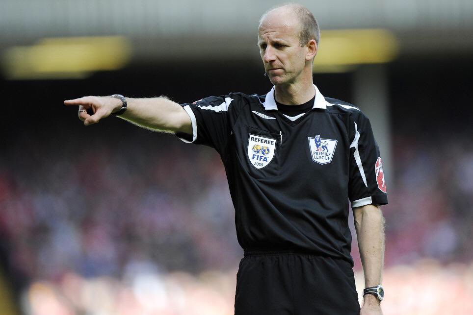 wit_xx's tweet photo. Wanted for the the attempted murder of the premier league #FUCKVAR #SackMikeRiley https://t.co/4g9urxoBjB
