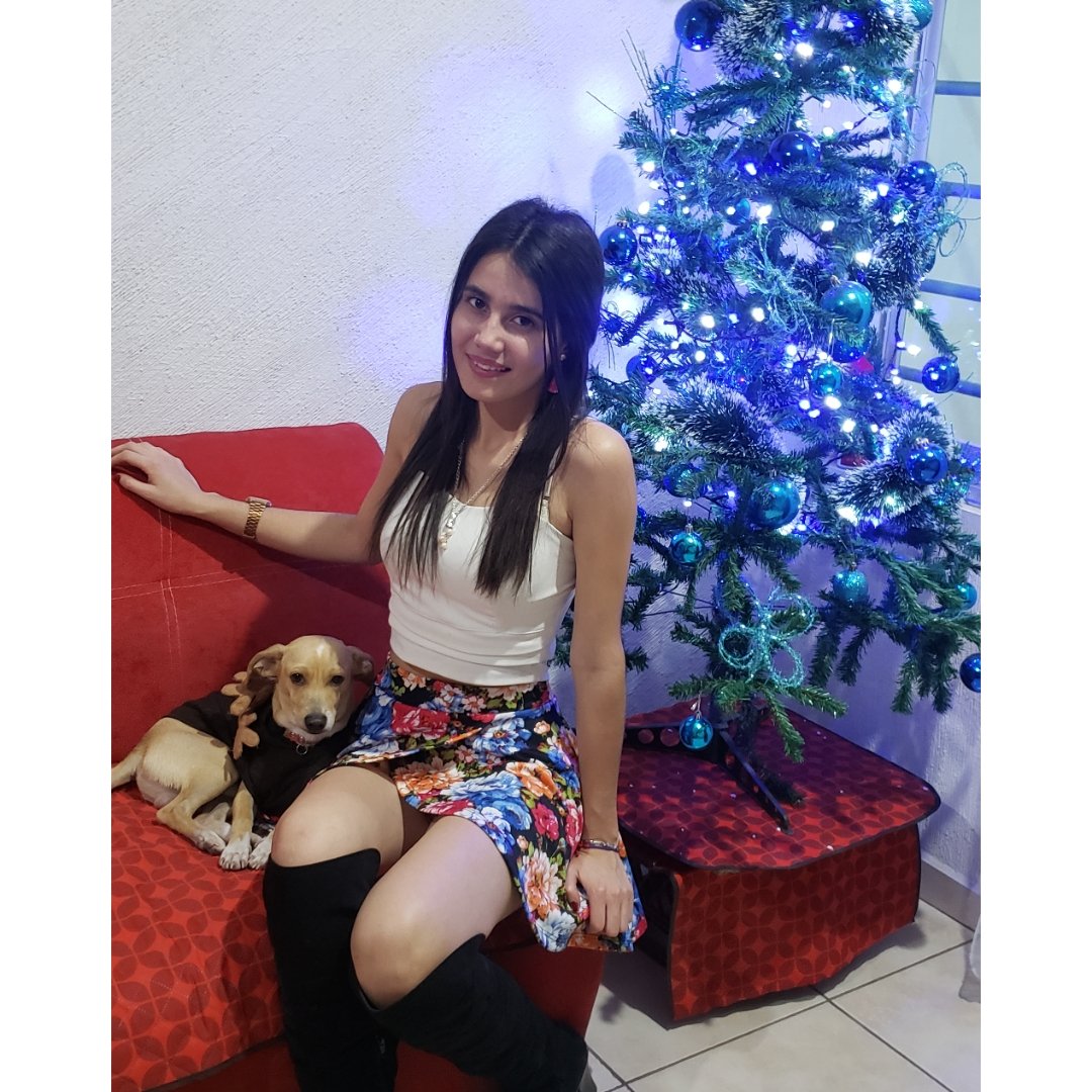 Alondra_GAH's tweet photo. Ojalá tengan un excelente año, lleno de felicidad ❣🌟 https://t.co/N9TtKYKLLT