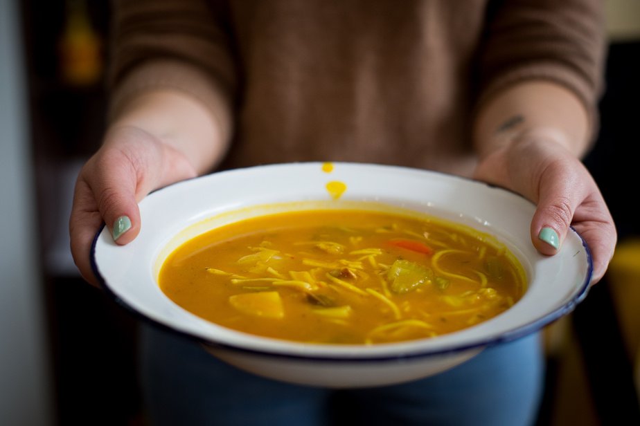 FutureHaiti's tweet photo. La soupe joumou ou soupe au Giraumon, une variété de courge, est dégustée chaque année le 1er janvier par tous les Haïtiens.

https://t.co/AHGpcYgI8x https://t.co/kBATvwLbif