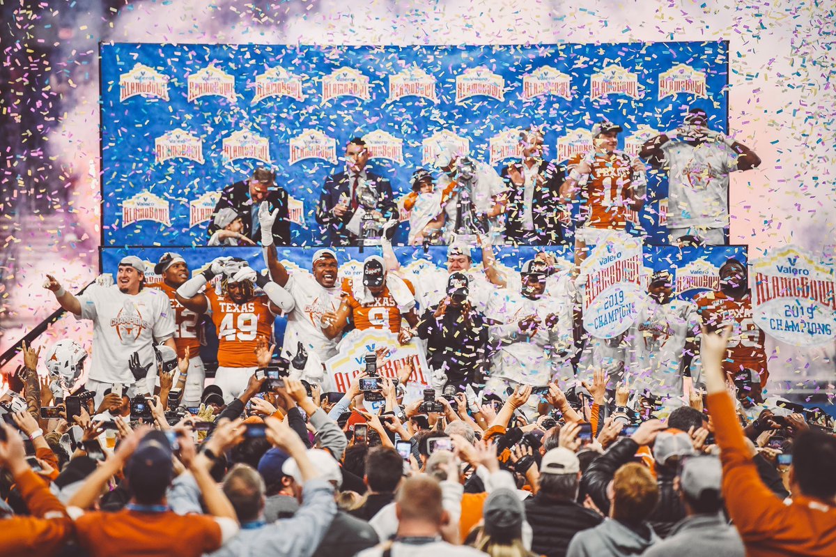 jmariiiiiiii's tweet photo. Ending my career a champion and started off the new year a champion. Whew!!! Words can’t describe this feeling. Thank you to my brothers, coaches, and Longhorn Fans 🤘🏾🧡
#Hookem https://t.co/w3Nldw7imC