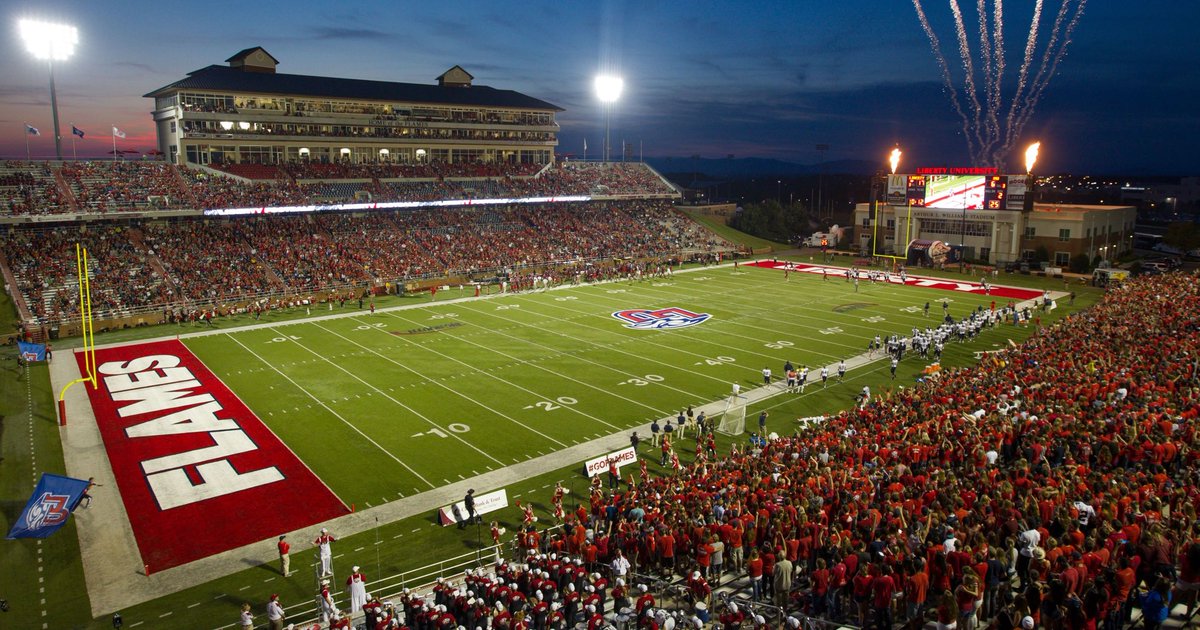 keshaunmoe's tweet photo. BEYOND BLESSED to have received an offer from Liberty University 🙏🏽 #GodIsGood  @Coach_KPope @CoachA_LU https://t.co/eVg47FqPy4
