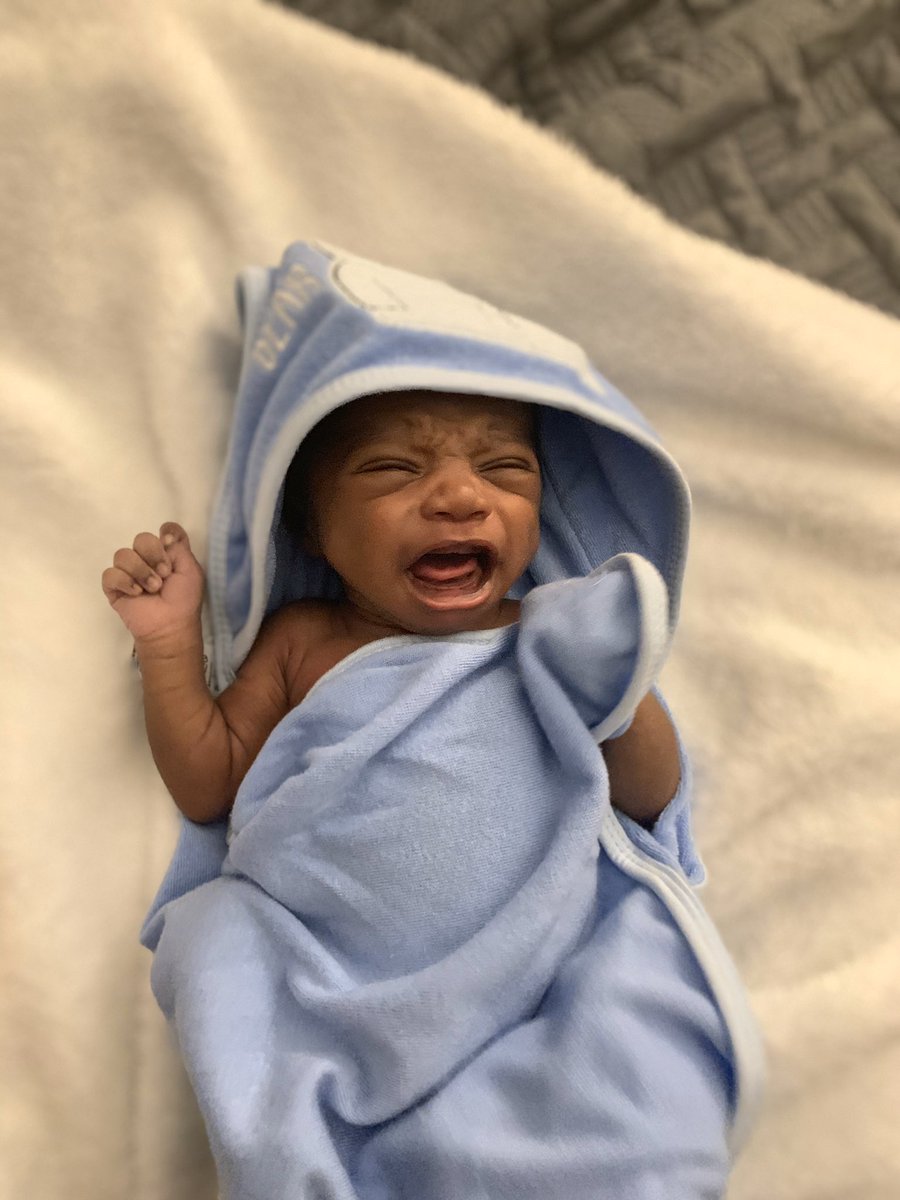 txysha_'s tweet photo. First they’re sour then they’re sweet 💙 #bathtimebaby https://t.co/LlvQyi9GSC