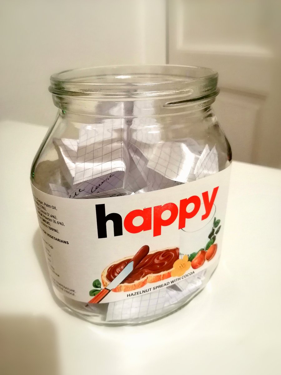 Ishtu_'s tweet photo. Pour 2020, j'vous conseille de prendre un récipient et d'y écrire fréquemment chaque chose positive qui vous arrive. Que ce soit important ou anodin.

Une rencontre, un nouveau job, un nouveau canapé, une bonne soirée... 

A la fin de l'année, lisez le tout ! 😍 https://t.co/RTkfCw3EvK
