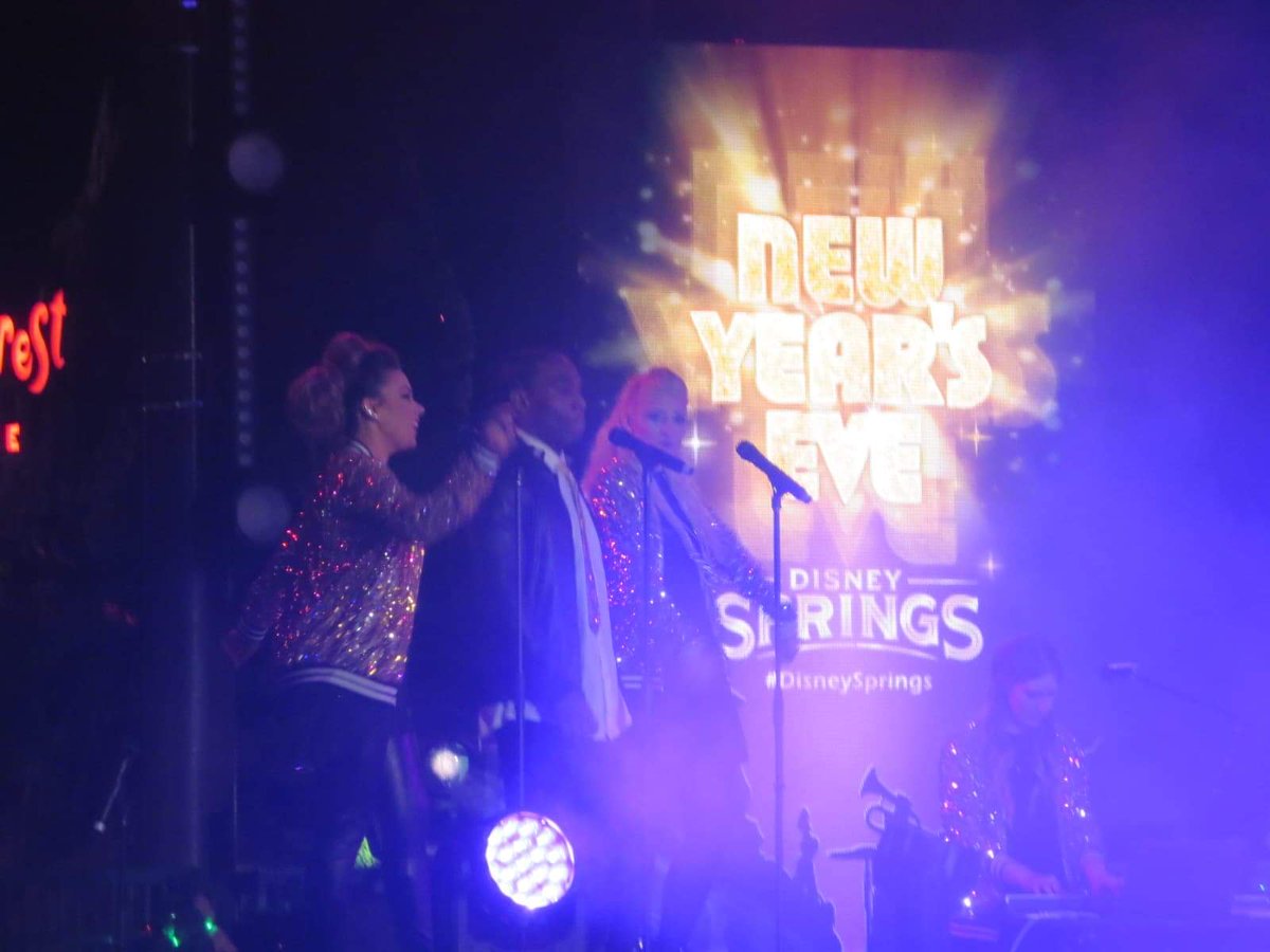 TSnipes_Muzik's tweet photo. This was an amazing experience fr.. can't stop thinking about it 🙌🏾 #LastNightThough #DisneySprings #DreyC #TheBand #NewYearsEve #NewYears #ThisIsOnlyTheBeginning https://t.co/a48SvmvxBO