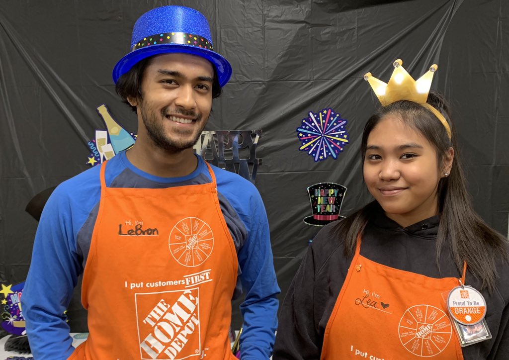 Happy New Year from #485 🎉 

@DHRM_mjackson @rebekahbunn5 <a href="/Edmond0485/">Edmond</a> 
#PMDPeopleFirst 
#D287WeAreTheBar 
#FearUs485