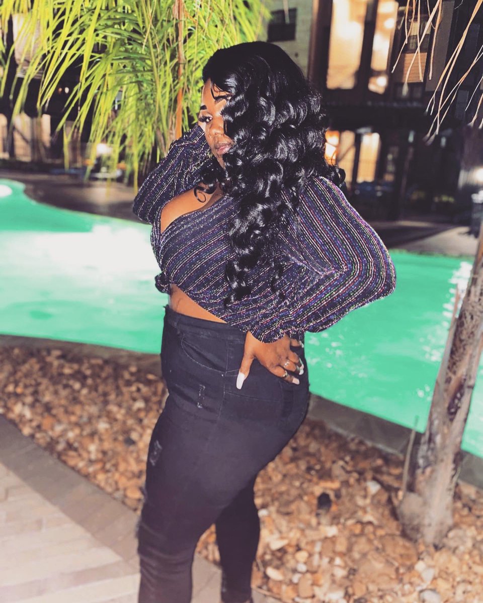 jeceniaalovee's tweet photo. Vision clearer than ever. I’ll toast to that 🥂 #hey2020 #happynewyear https://t.co/kkCKZTNJJB