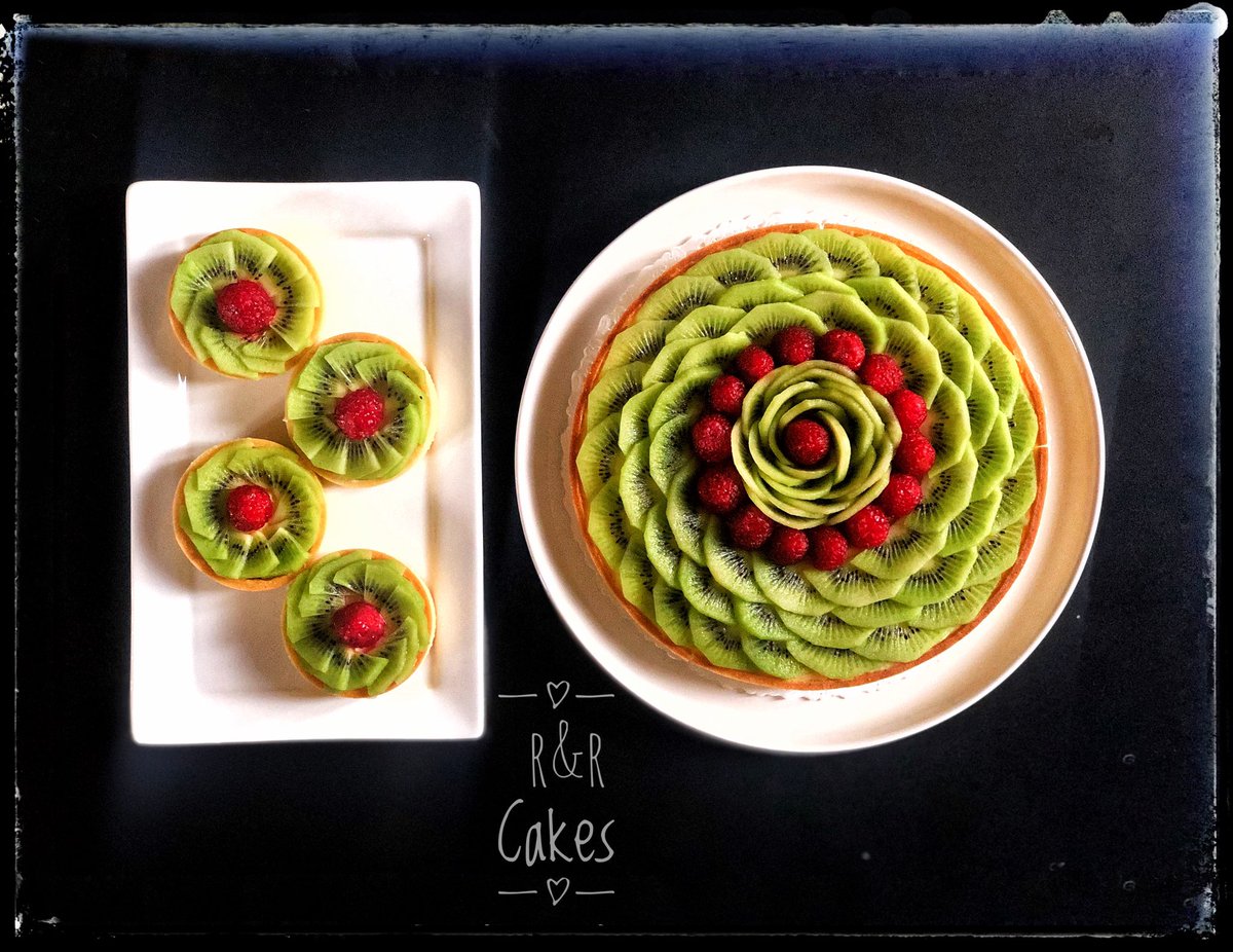 rnrcake's tweet photo. sweet &amp; sour taste, with the crunchy soft tarte 🥰😋 I really loved it.. stuffed with layers of  raspberry purée, &amp; creme patissiere 👌🏻#raspberry #tarte #raspberrytart #kiwitart #kiwi_tart #carcassonne🇫🇷 #carcassonne https://t.co/xz0RKrW3LC