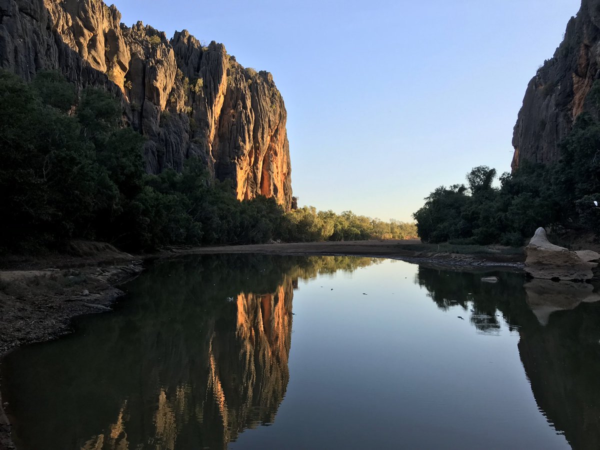 Play Stay Australia tweet media