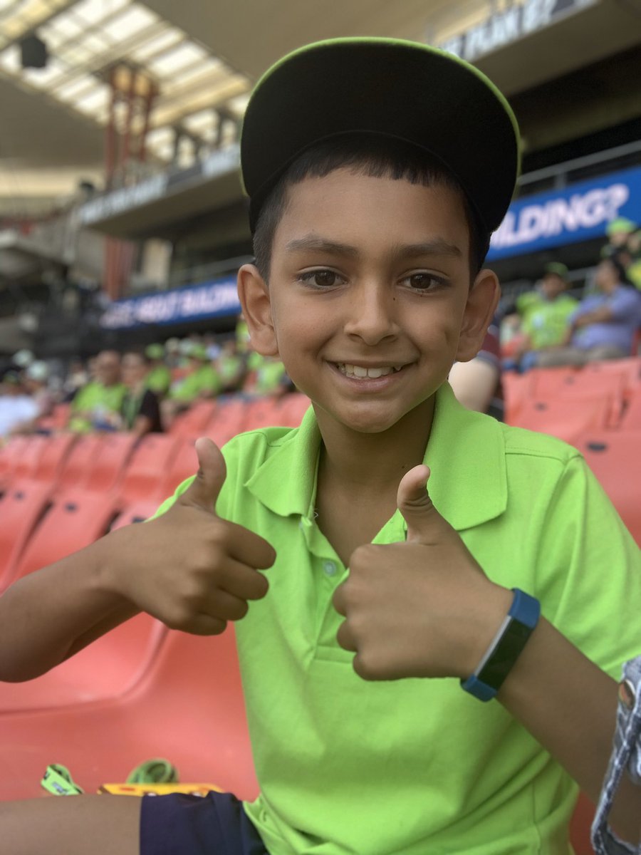Luwana79's tweet photo. @ThunderBBL #ThunderNation https://t.co/eWYoYNAqqz