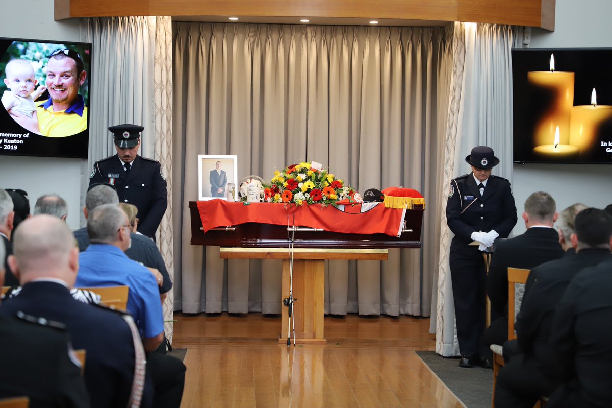 NSWRFS's tweet image. The #NSWRFS farewelled one of our own today, Geoffrey Keaton, one of two firefighters who lost their lives fighting fires on 19 December 2019. @RFSCommissioner Fitzsimmons honored Geoffrey today by posthumously awarding him Commissioner’s Commendations for Bravery and Service.