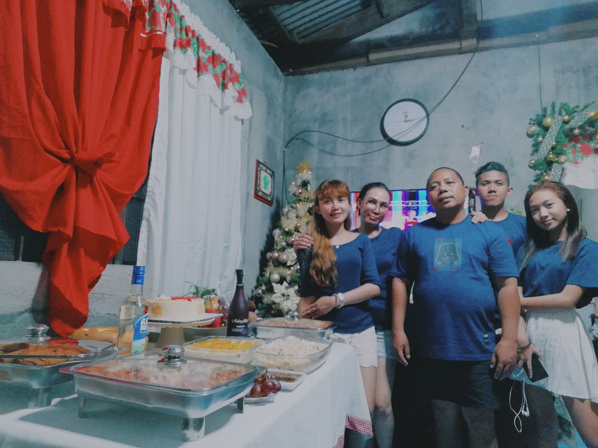 ryu_chan27's tweet photo. Happy 2020!!! 🎉🎇🎆 From our family to yours. #lateupload #bsqnsfam #FamilyIsForever #Ohana https://t.co/0XnmcR551O