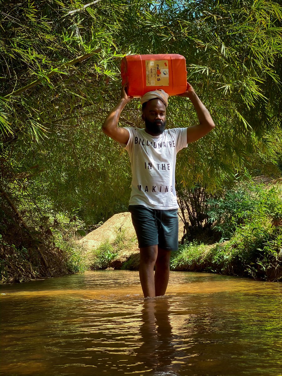 Nobsdaslushhkid's tweet photo. Son of the Soil.
Went to Ubo to have my bath and fetch drinking water.
Christmas in Umuomaku is incomplete without a trip to the stream.
Proudly Igbo https://t.co/hg3pbWFade