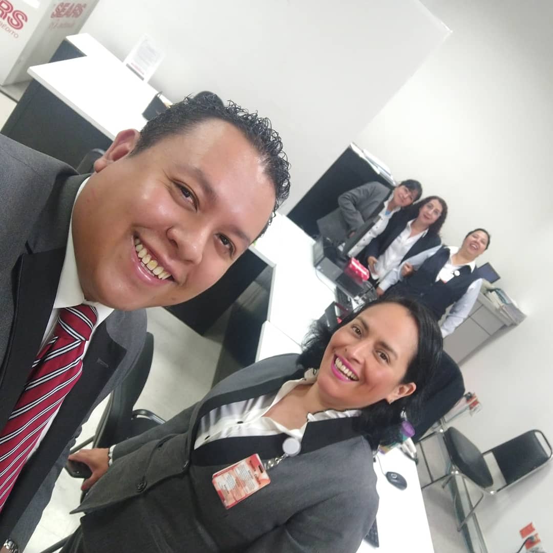 bogar1202's tweet photo. Inicio de año #trabajo #Amigos #SearsMeEntiende #comidatime @EdySmol saludos desde Cuernavaca https://t.co/nRhEEC1mfh