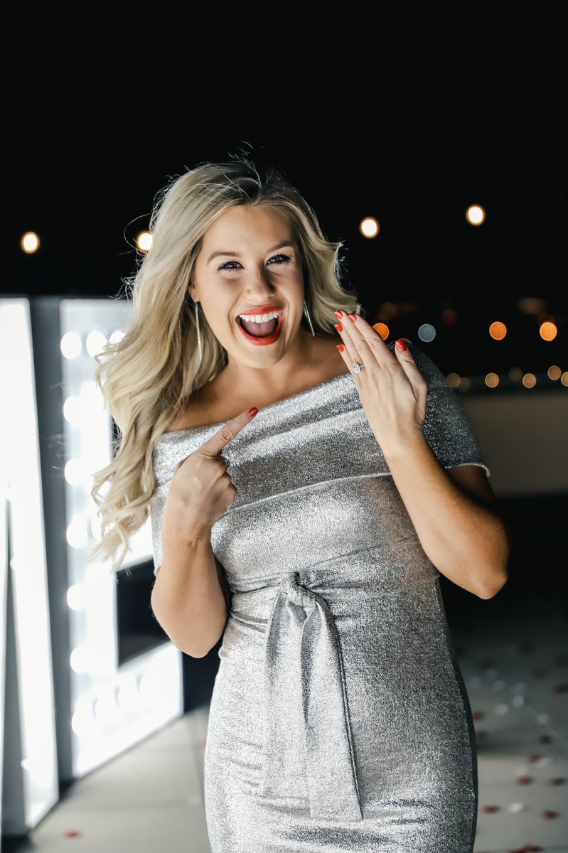 kenzie_spencer_'s tweet photo. Entering 2020 as a fiancé!!! Looking forward to my best year yet 🤩💍#newyearnewname #spenceradventure https://t.co/L3ocD7FLsX