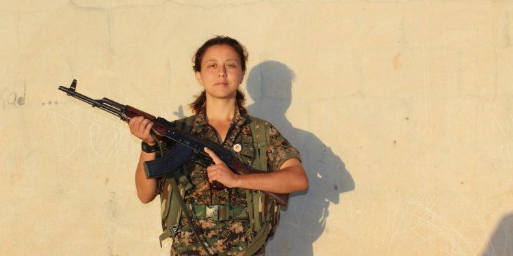 TheBaseBK's tweet photo. @TA_Anarsist @OzgurlukTaburu @__ozgurlukgclri On November 6, 2019, two brave @OzgurlukTaburu  fighters fell defending Rojava against the Turkish state. @__ozgurlukgclri fighters Göze Altunöz (Aynur Ada) and Yasin Aydın (İmran Fırtına) fought bravely on the Til Temir front and died defending the revolutionary movement. https://t.co/Zia0Aq5BjI