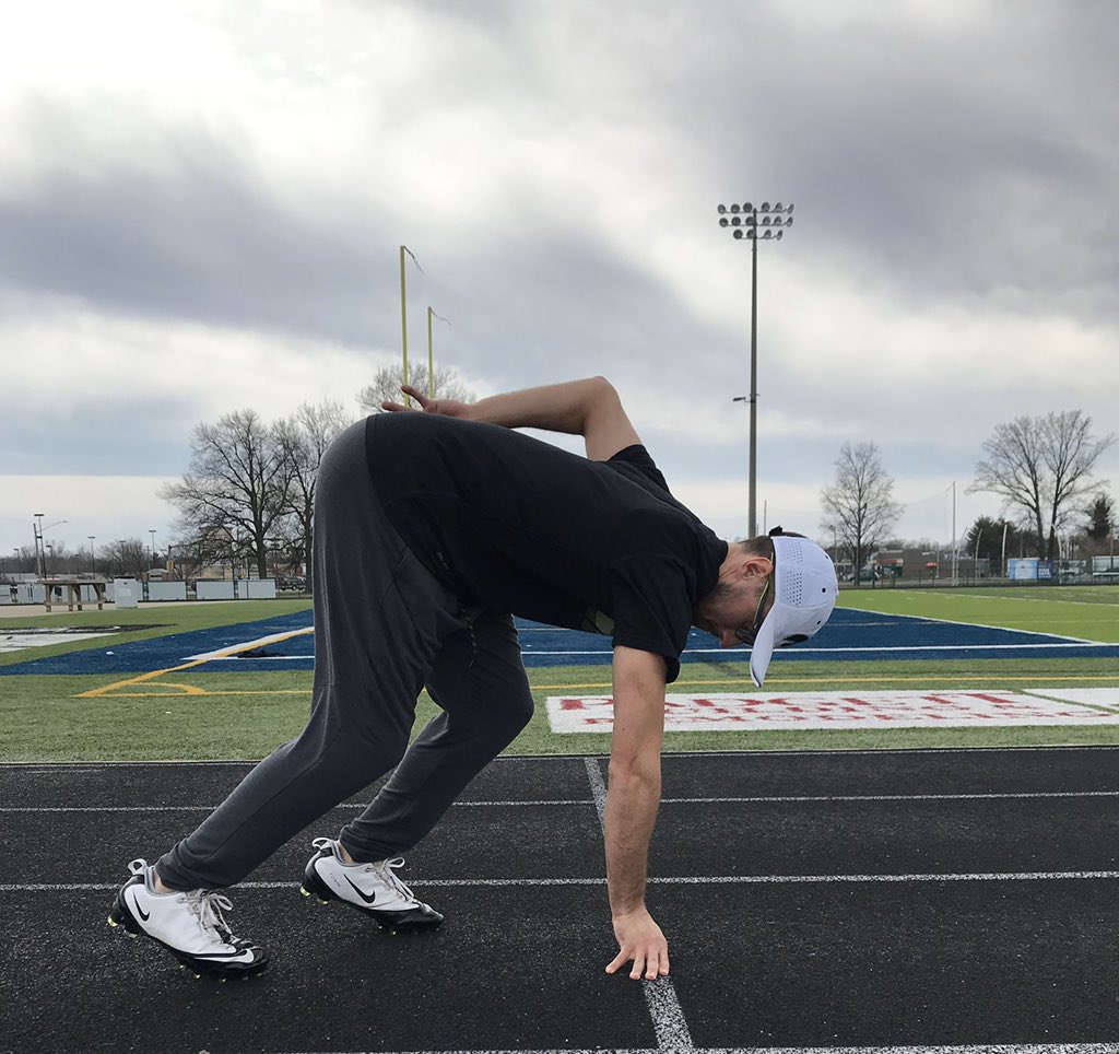 BrendanThompsn's tweet photo. NFL combine and draft aren’t too far away. Will be in STL working on camp/combine prep with area athletes. Working everything from biomechanics, power development, body positioning, strategy & execution, and all things speed! Come get some work in! #SpeedKills #ExcelTeam https://t.co/cXuWV9HZ86