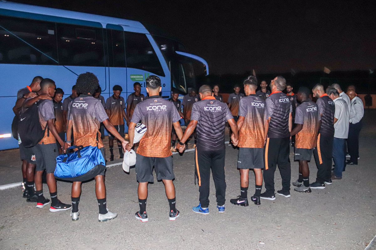 oficialnifc's tweet photo. Partiu São Paulo! Nossos #frutosdaterra do sub-20 embarcaram na noite desta quarta-feira feira, rumo a Bálsamo, município que abrigará o Nova Iguaçu na Copa São Paulo de Juniores. Vamos com tudo, rapaziada! 🍊🍊🍊
-
📷: Vitor Melo/Nova Iguaçu FC https://t.co/KPOEr2uI0i