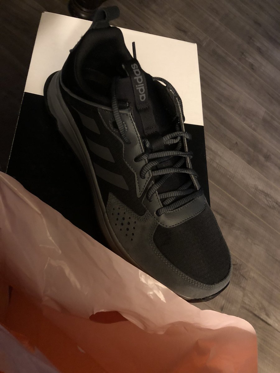 davidericc's tweet photo. Just got myself some workout shoes for the next 6 months #MCLchallenge #LTCbet #80lbweightloss #weightlossjourney https://t.co/ugcYB6T2kA