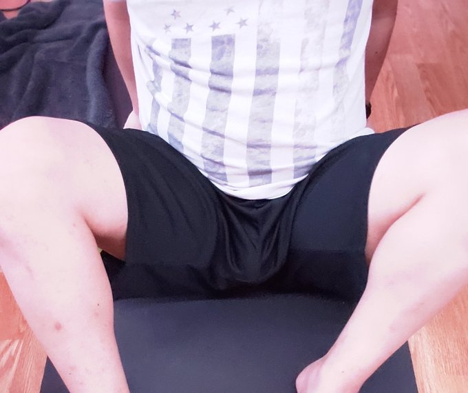 Who wants to step on me and treat me like trash? ?
#femdom #femboy #femboyslut #sissyslut #sissy #crossdresser