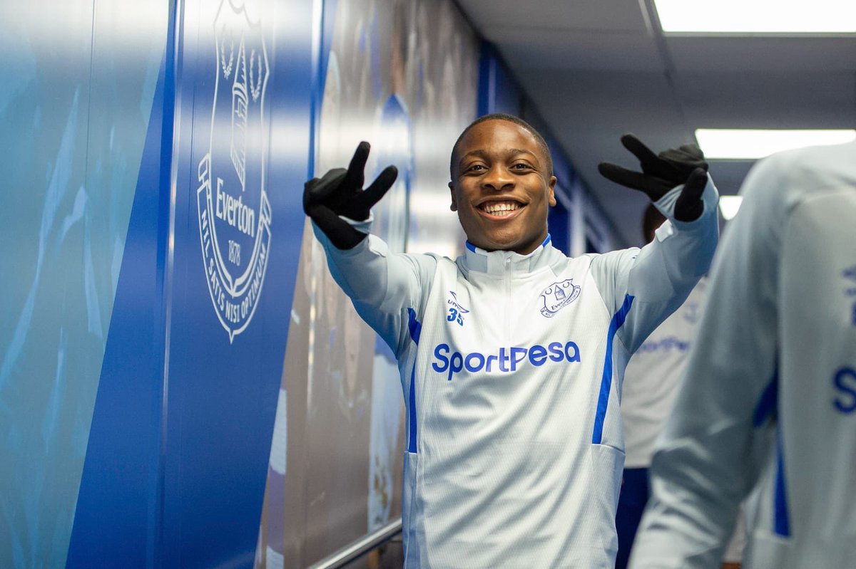 Sheffield Wednesday sign Everton midfielder Dennis Adeniran