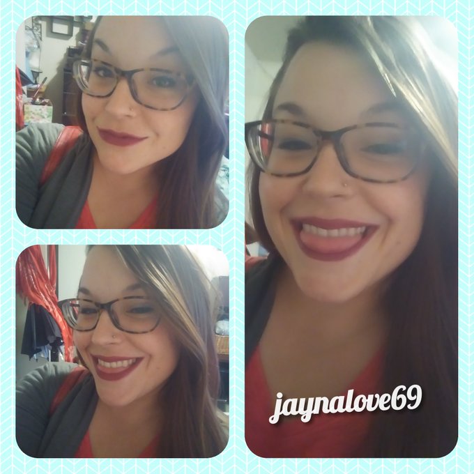 Actually did my makeup today lol https://t.co/E6g2pUAxZT<a href="/tag/glasses"class="tags"><span>#glasses</span></a><a href="/tag/hotwife"class="tags"><span>#hotwife</span></a><a href="/tag/nerdygirl"class="tags"><span>#nerdygirl</span></a>