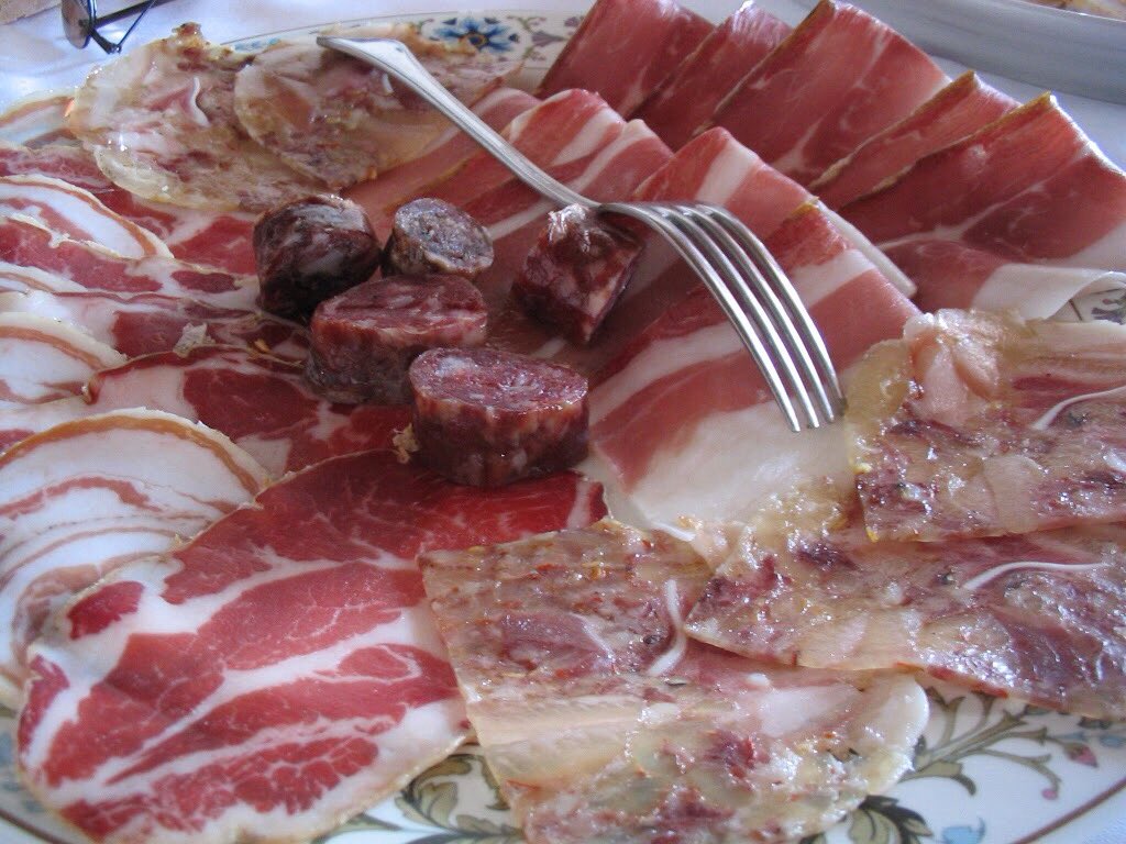Antipasto...salumi! All home made, the perfect beginning of a country lunch. Come to the real Italy! #absolutelyabruzzo #absolutelyabruzzotours #italy #abruzzo #abruzzi #antipasto #affettati #italianamerican #bespoketours