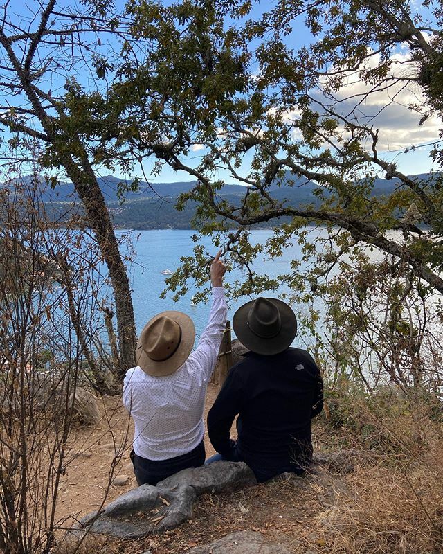 juancelias2's tweet photo. Afternoon with Dad | Valle de Bravo
.
.
.
#dad #afternoon #peña #valle #valledebravo #mexico #travel #travelphotography #travelblogger #traveltheworld #traveling #traveler #travelinfluencer https://t.co/sYbnslInsu https://t.co/3qb3NptWyC
